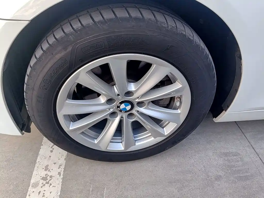 BMW 5 Series — миниатюра 23