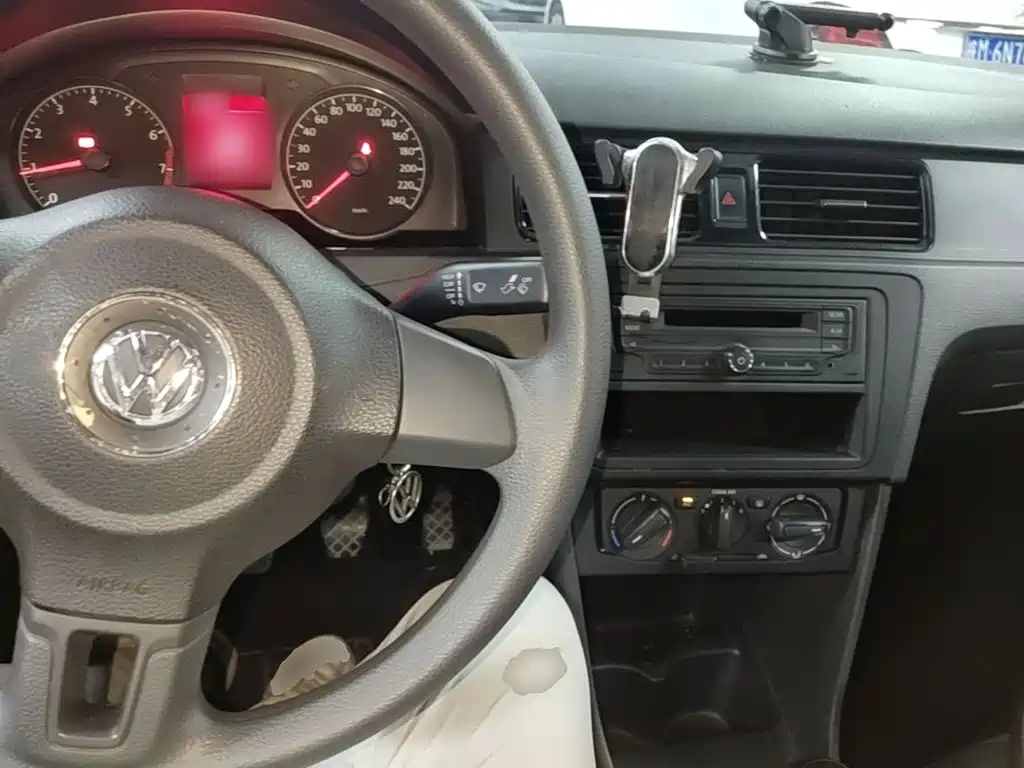 Volkswagen Santana — миниатюра 10