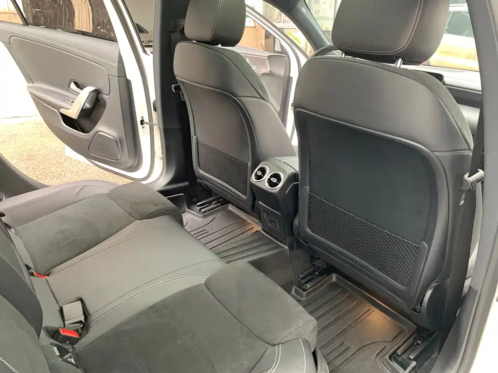 Mercedes-Benz A-Class — миниатюра 10