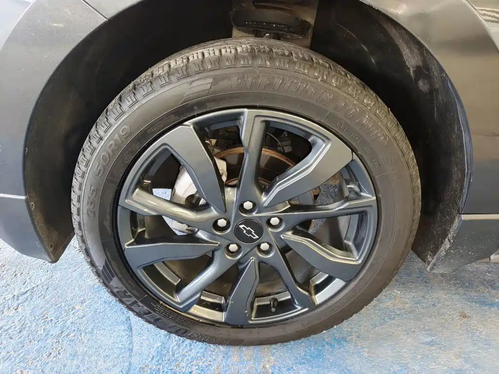 Chevrolet Equinox — миниатюра 23