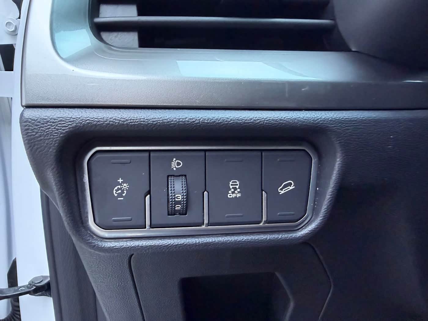Haval Haval H6 1.5 л 2023 г. Белый, пробег 25000 км