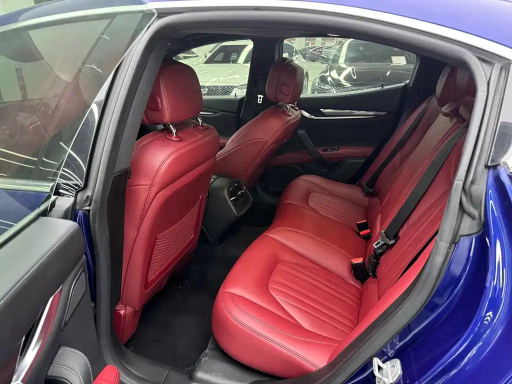 Maserati Ghibli — миниатюра 7