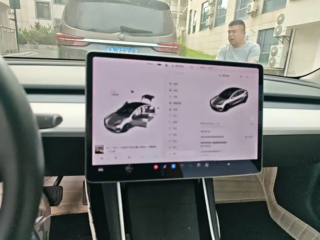 Tesla Model 3 — миниатюра 9