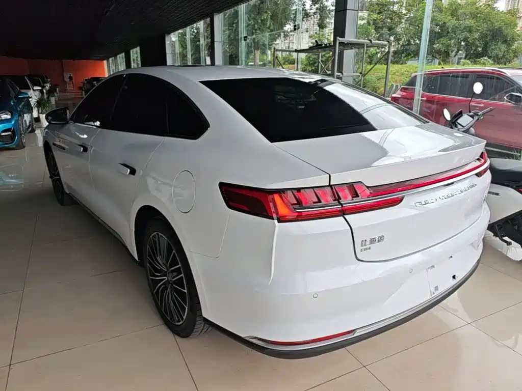 BYD Han — миниатюра 5