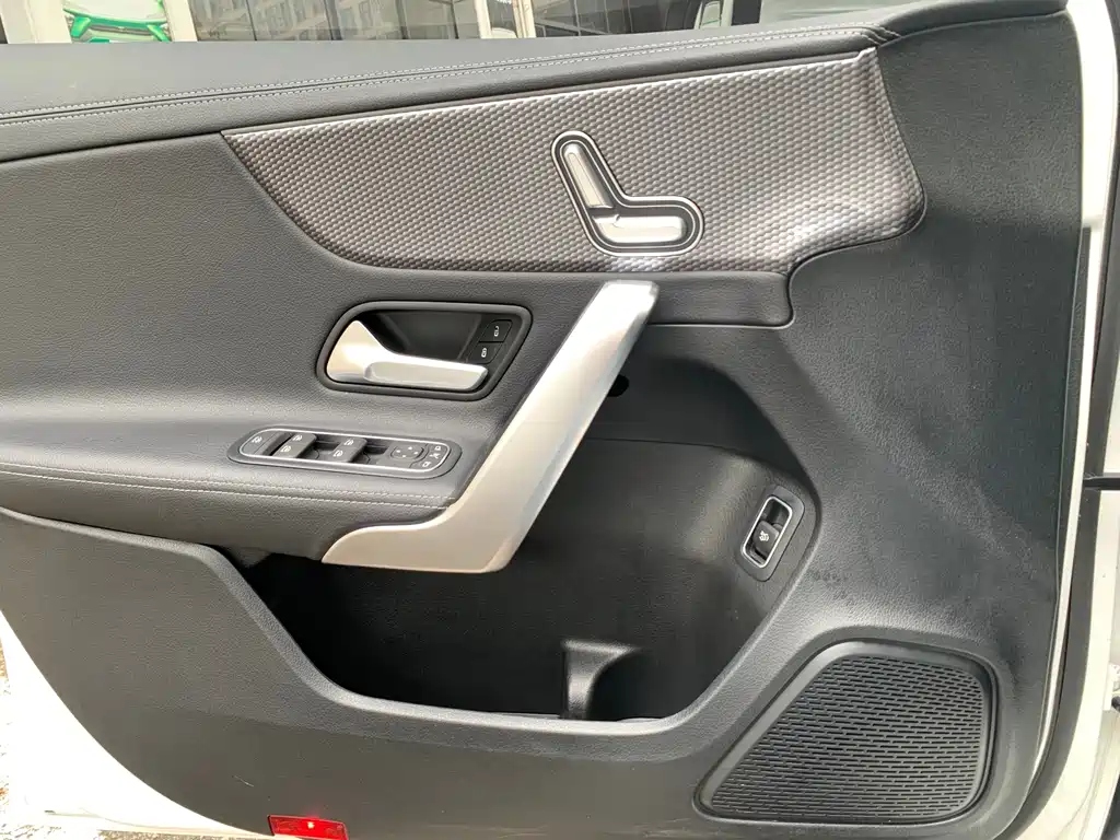 Mercedes-Benz A-Class — миниатюра 13