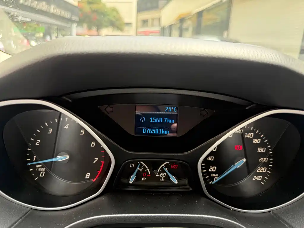Ford Focus — миниатюра 16