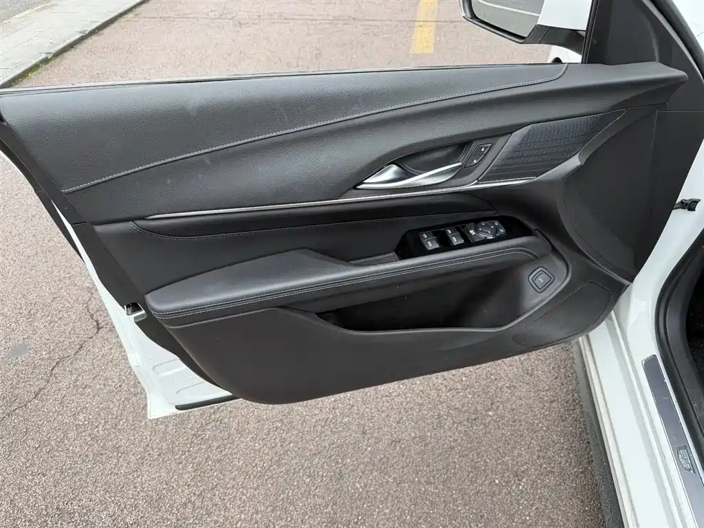 Cadillac CT4 2022 28T
