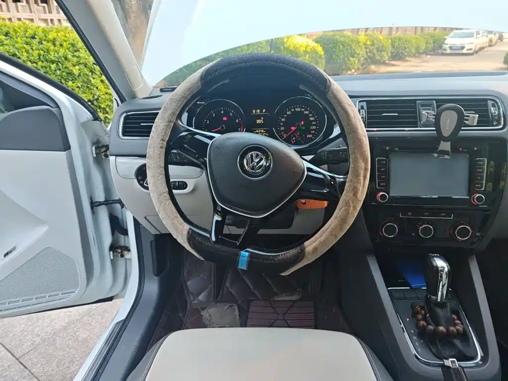 Volkswagen Sagitar — миниатюра 6