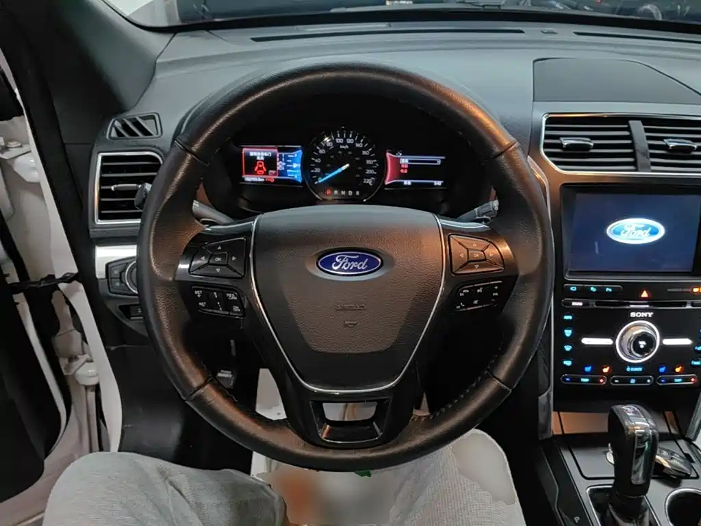 Ford Explorer (Import) — миниатюра 11
