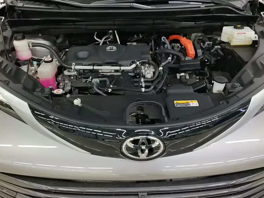 Toyota Sienna — миниатюра 10