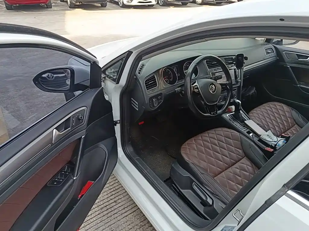 Volkswagen Golf — миниатюра 14