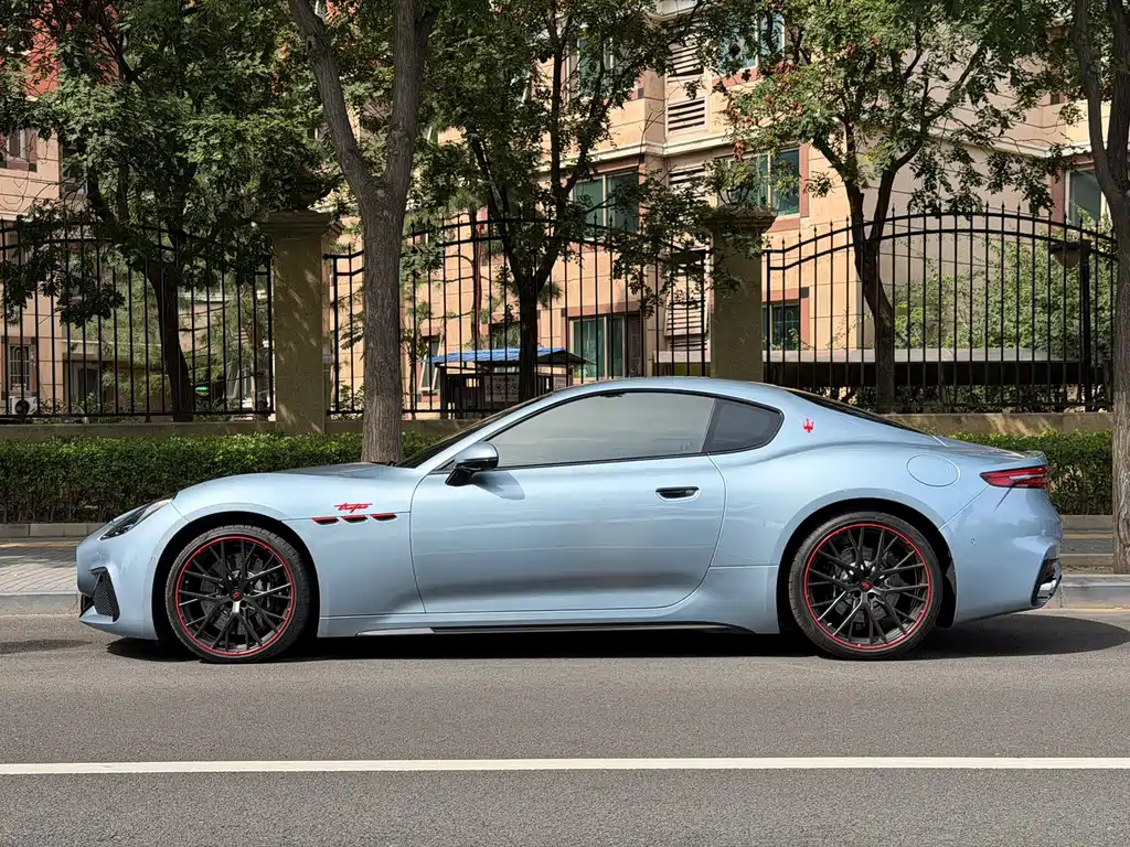 Maserati GranTurismo — миниатюра 3