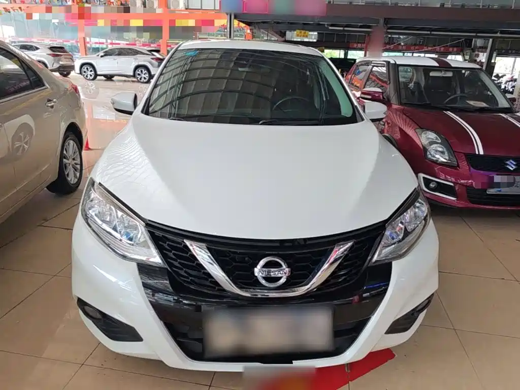 Nissan Tiida — миниатюра 3