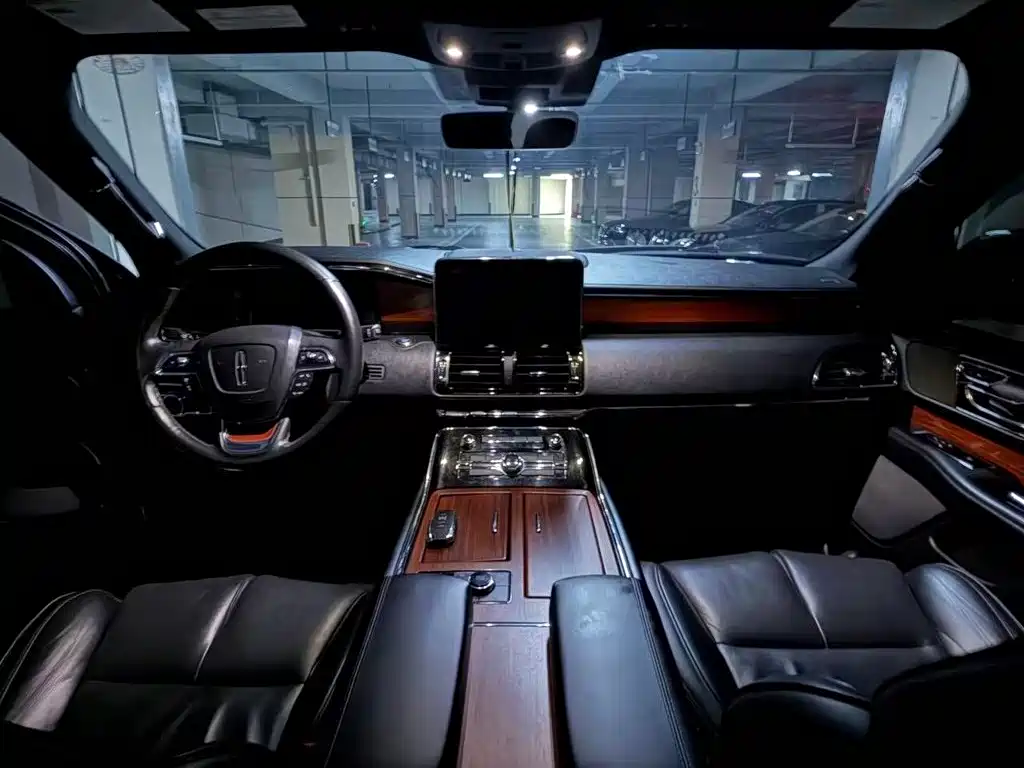 Lincoln Navigator — миниатюра 3