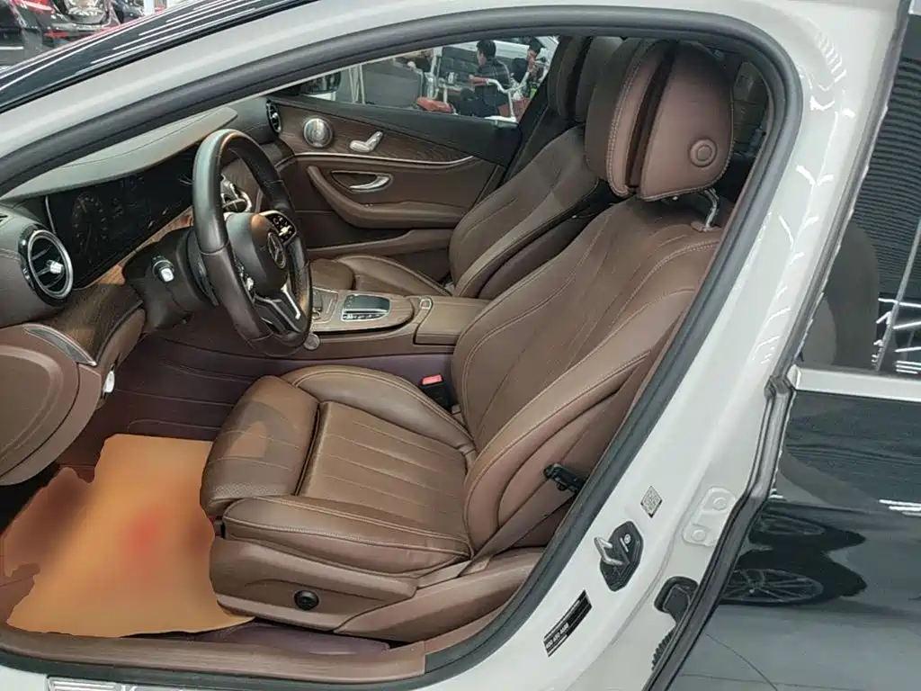 Mercedes-Benz E-Class — миниатюра 15