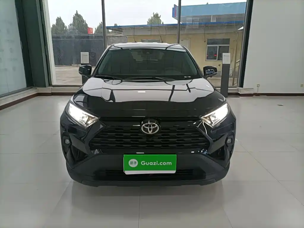 Toyota RAV4 — миниатюра 3