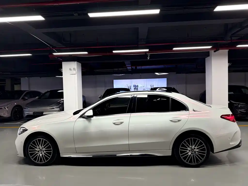Mercedes-Benz C-Class — миниатюра 7