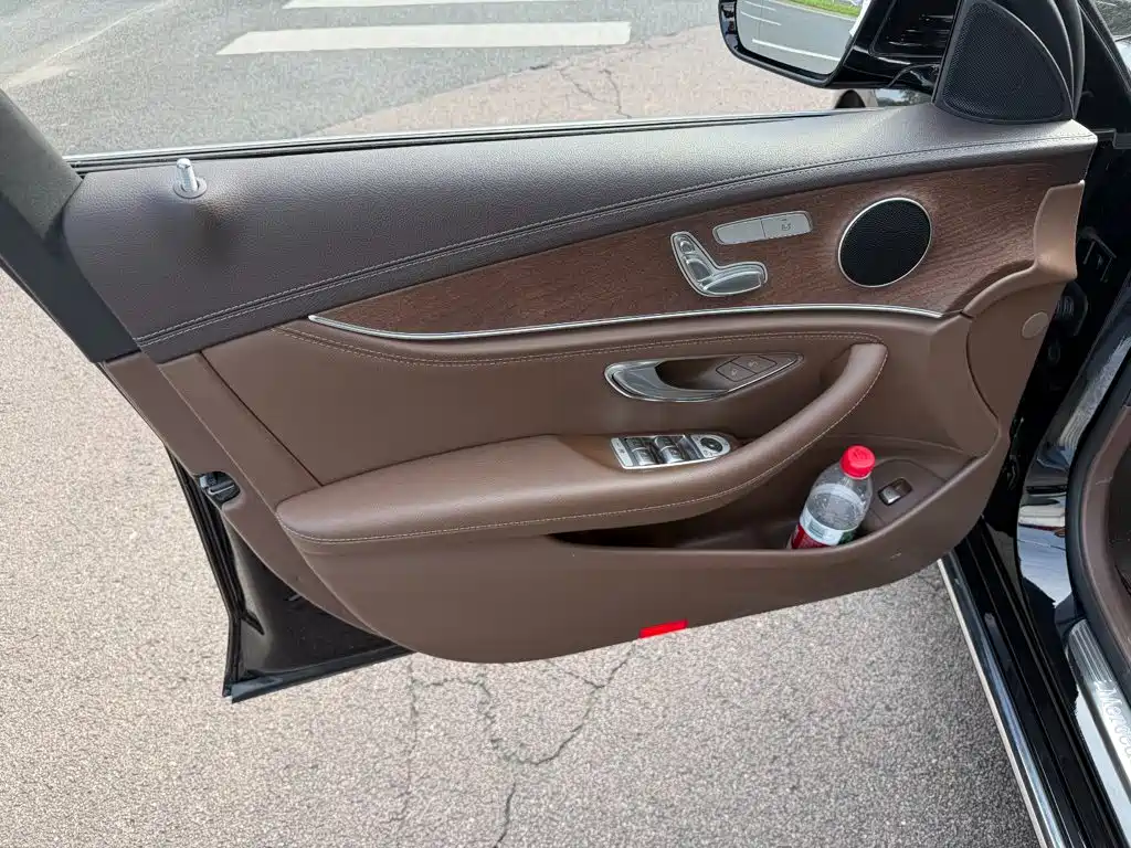 Mercedes-Benz E-Class — миниатюра 6
