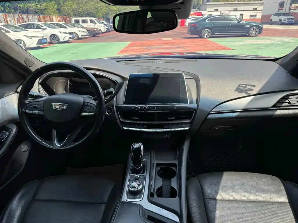Cadillac CT5 — миниатюра 5