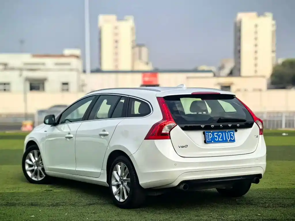 Volvo V60 — миниатюра 6