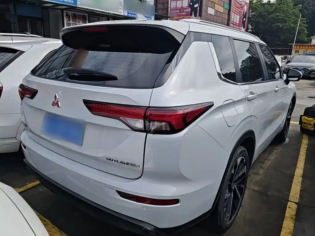 Mitsubishi Outlander — миниатюра 7