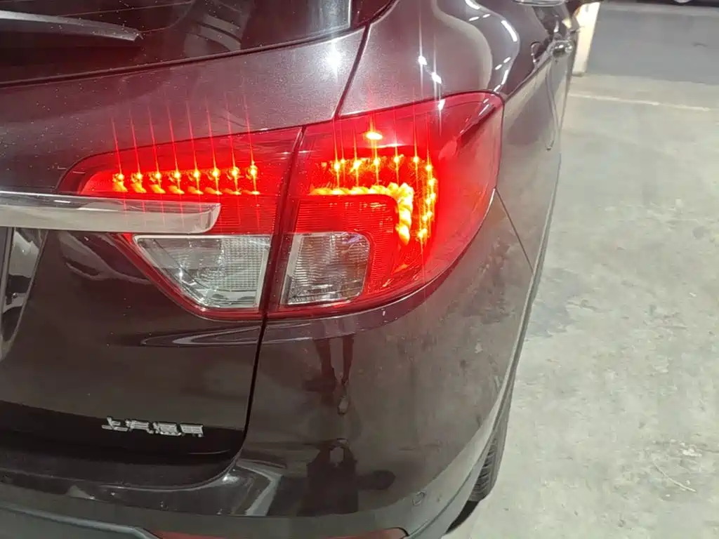 Buick Envision Plus — миниатюра 8