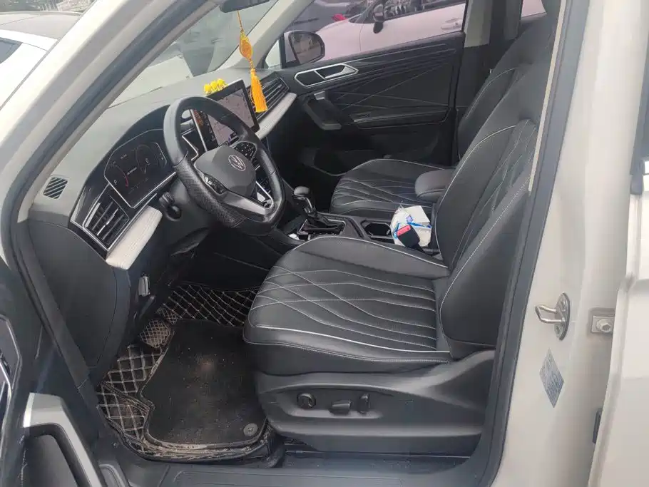 Volkswagen Tiguan L — миниатюра 9