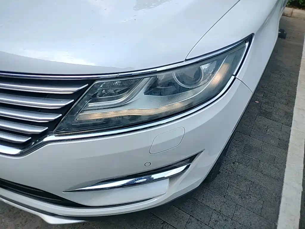 Lincoln MKC — миниатюра 24