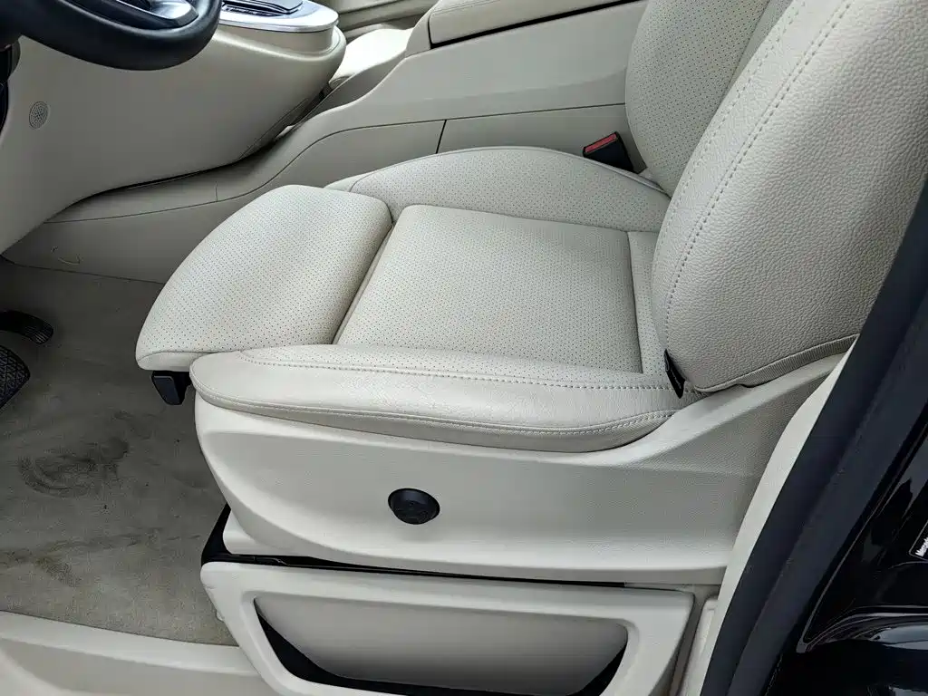 Mercedes-Benz V-Class — миниатюра 20