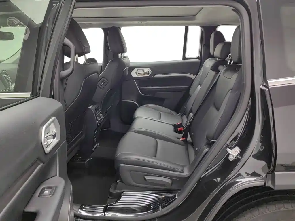 Jeep Grand Commander — миниатюра 15