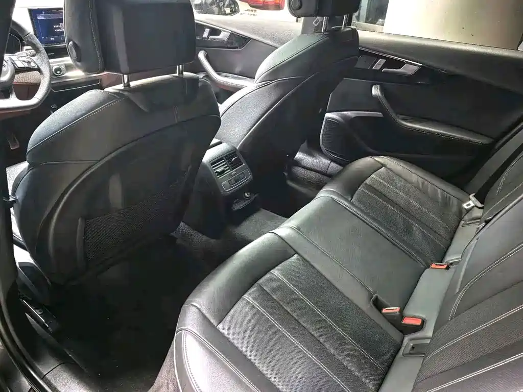 Audi A4L — миниатюра 5