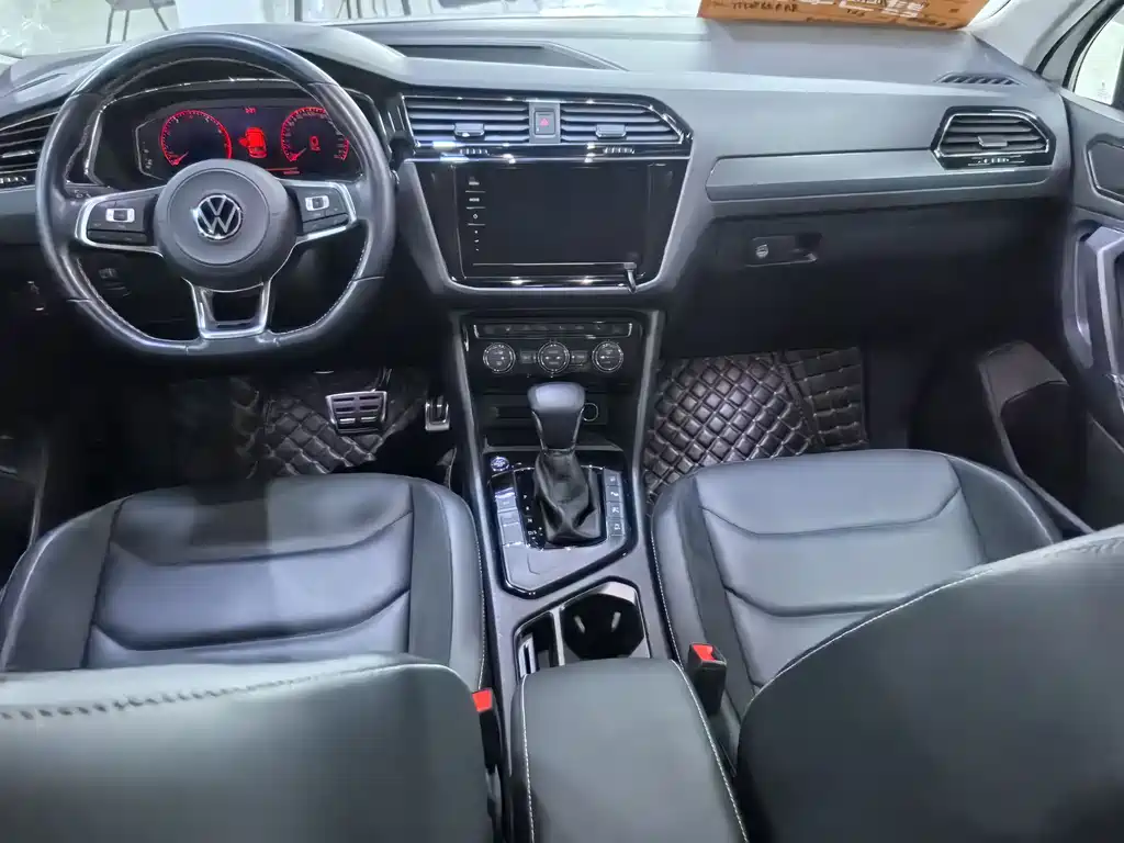 Volkswagen Tiguan L L 2021 330TSI AT R-Line
