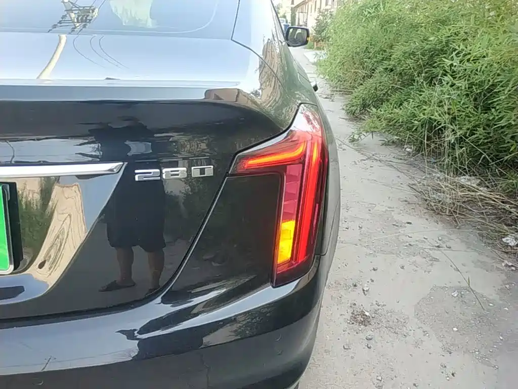 Cadillac CT5 — миниатюра 8