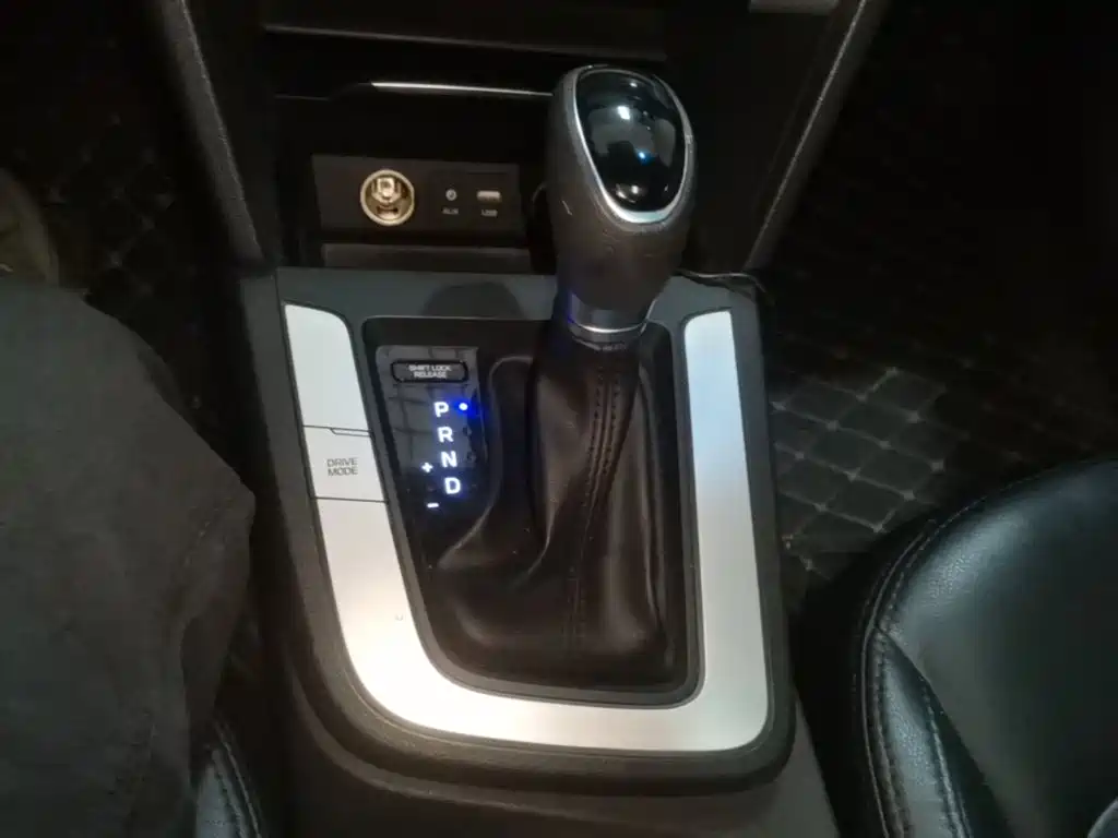 Hyundai Elantra — миниатюра 14