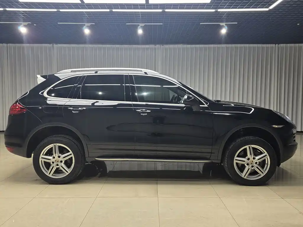 Porsche Cayenne — миниатюра 4