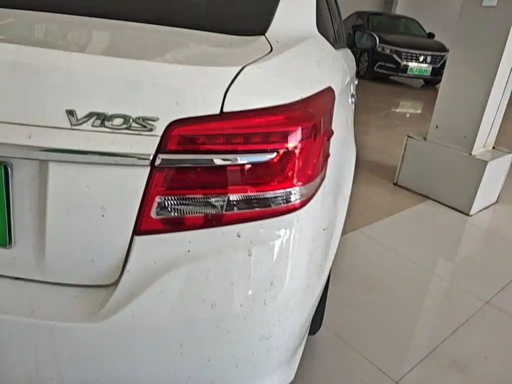 Toyota Vios — миниатюра 8