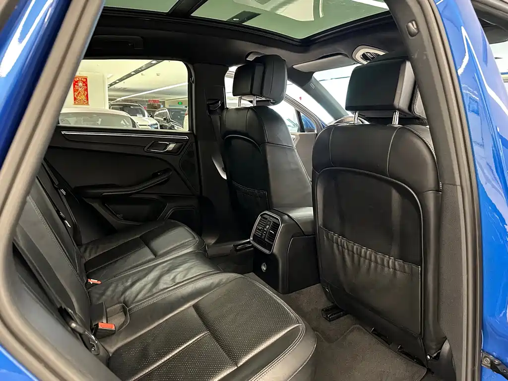 Porsche Macan — миниатюра 15