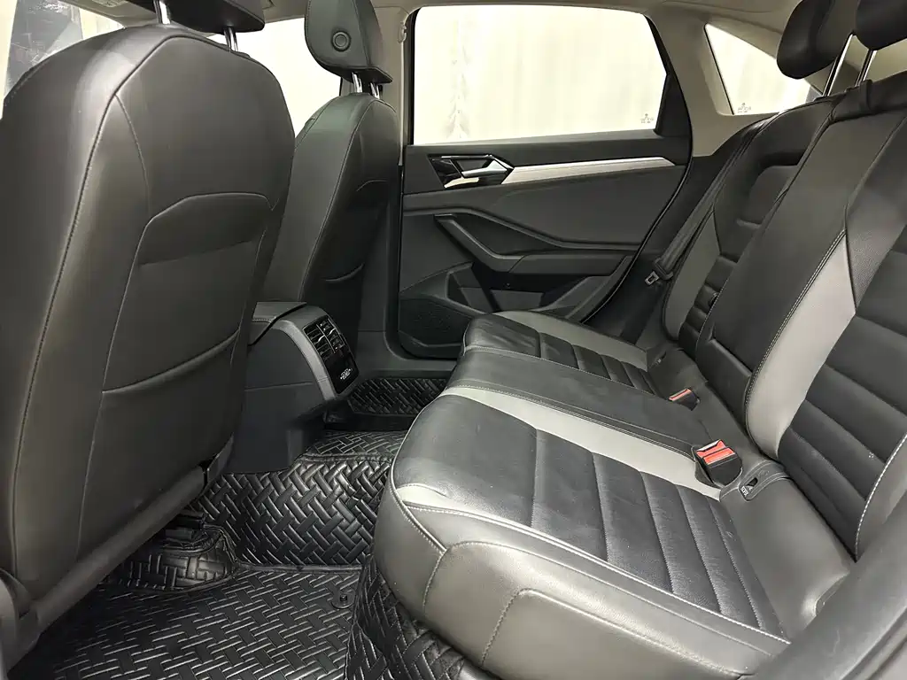Volkswagen Sagitar — миниатюра 8