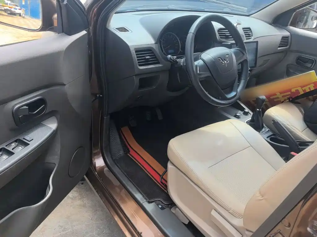 Wuling Hongguang — миниатюра 16