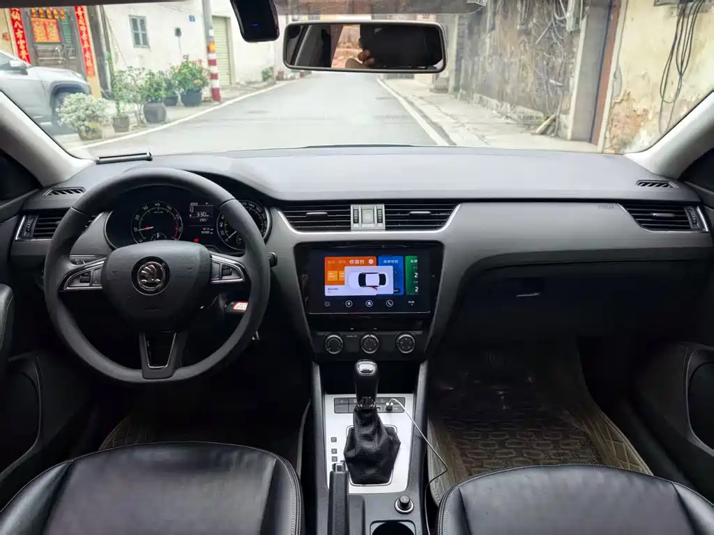 Skoda Octavia - фото 10