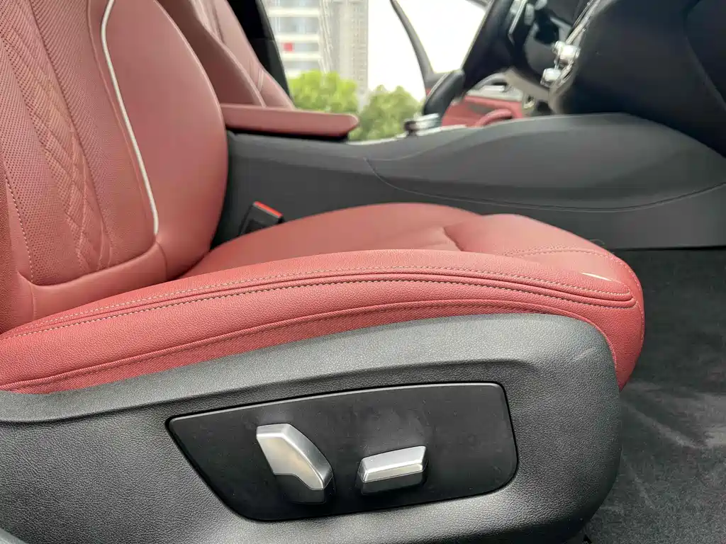 BMW 5 Series — миниатюра 12