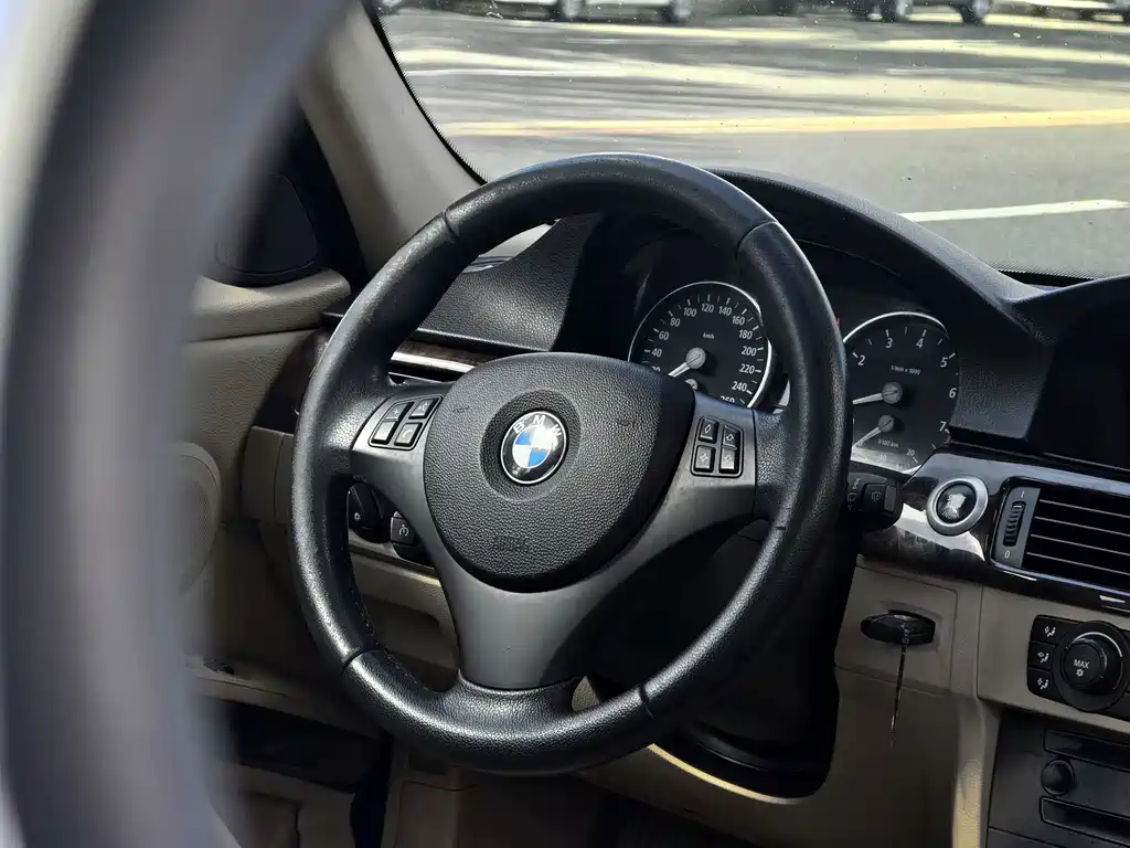 BMW 3 Series — миниатюра 9