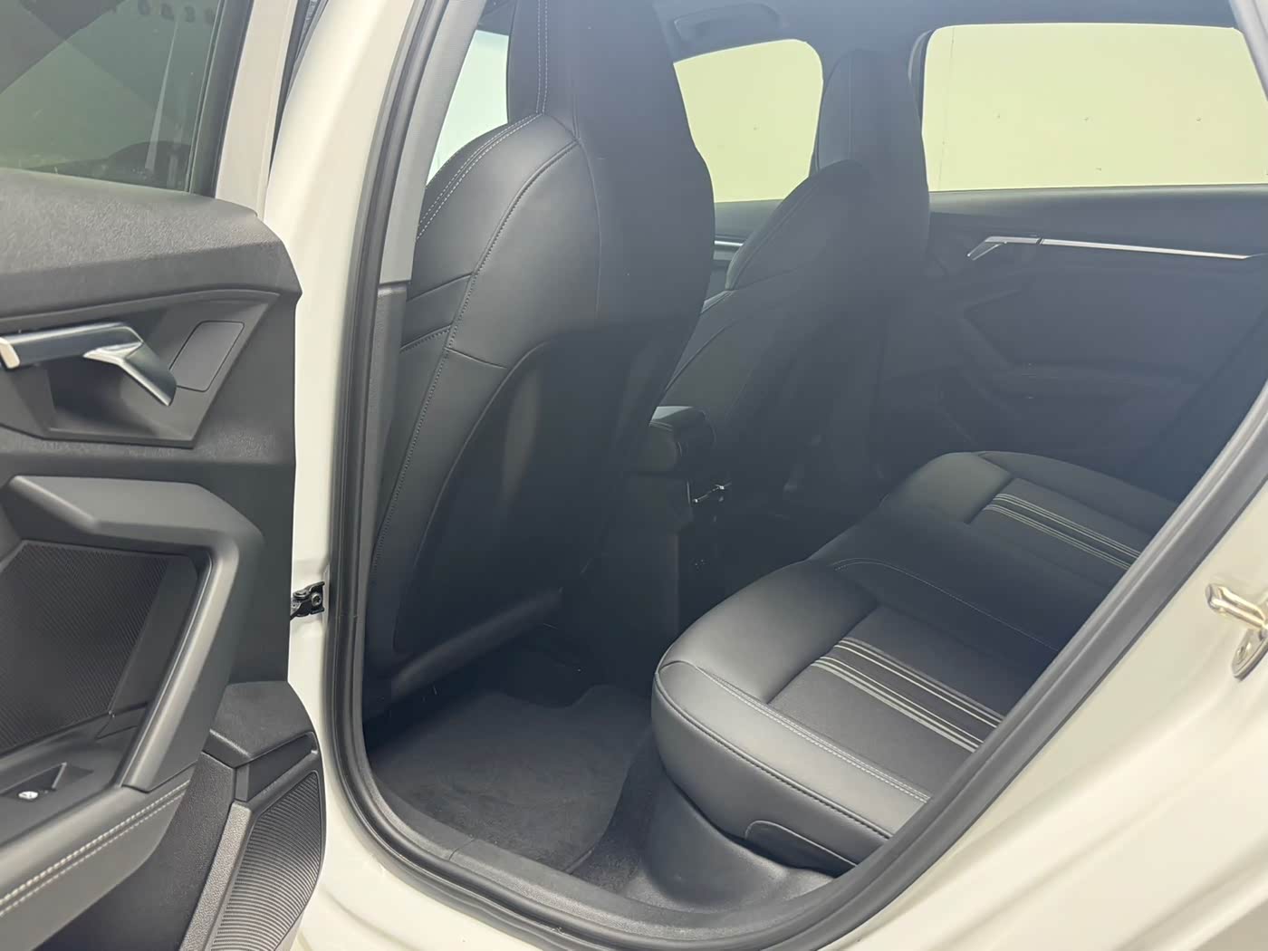 Audi A3 1.4 л 2022 г. Белый, пробег 21000 км