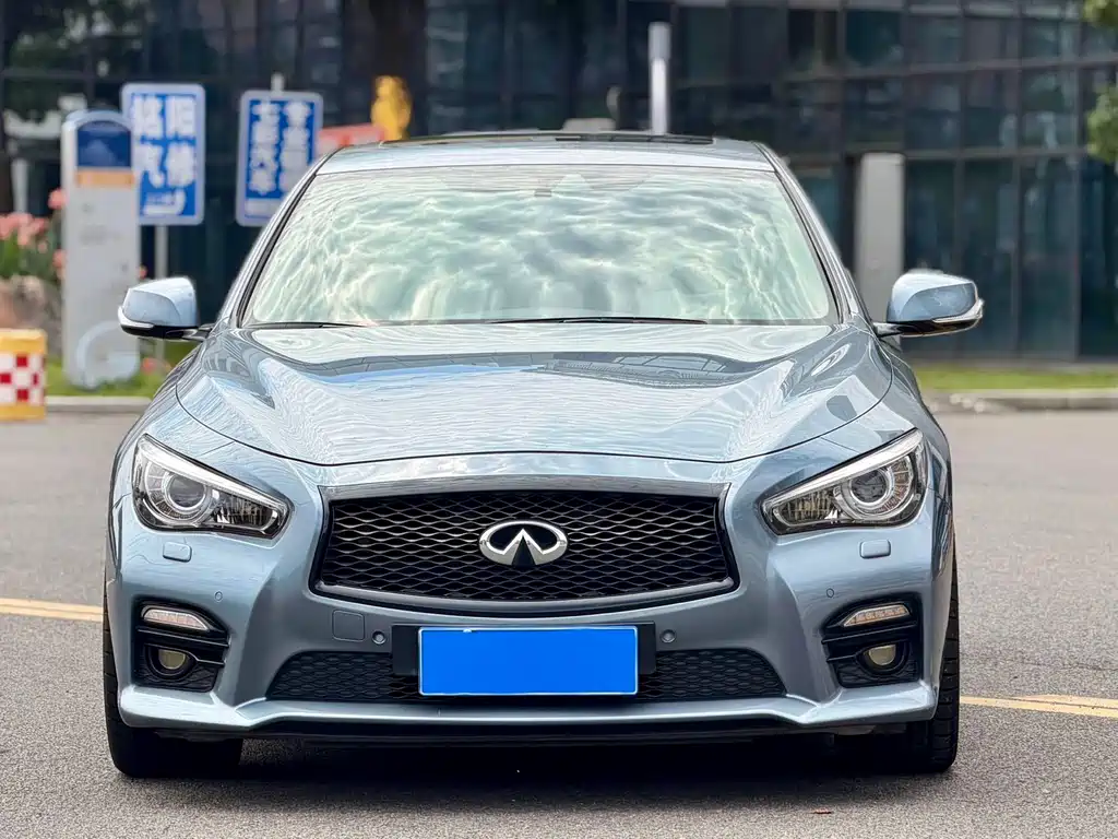 Купить Infiniti Q50