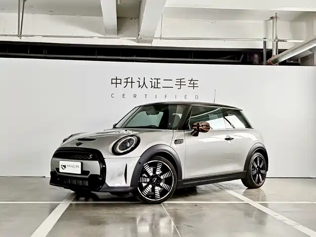 MINI  2024