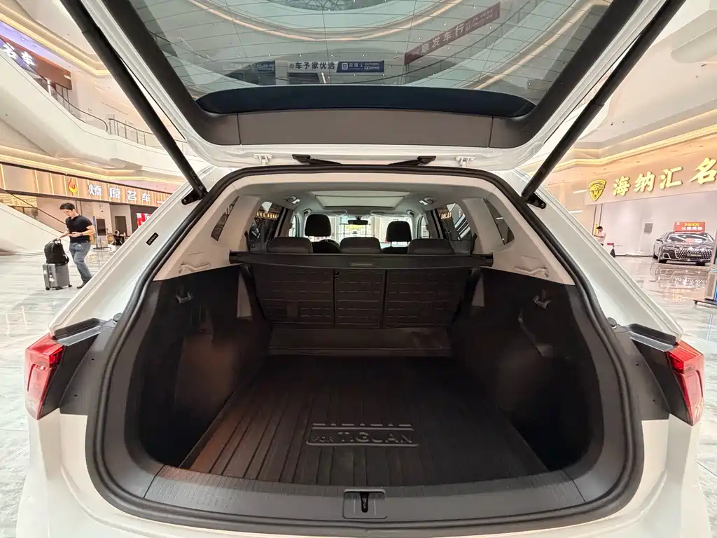 Volkswagen Tiguan L — миниатюра 10