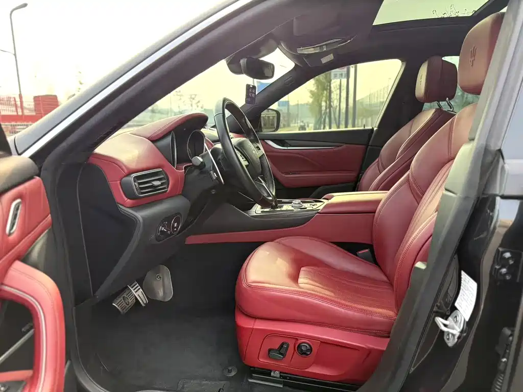 Maserati Levante — миниатюра 5