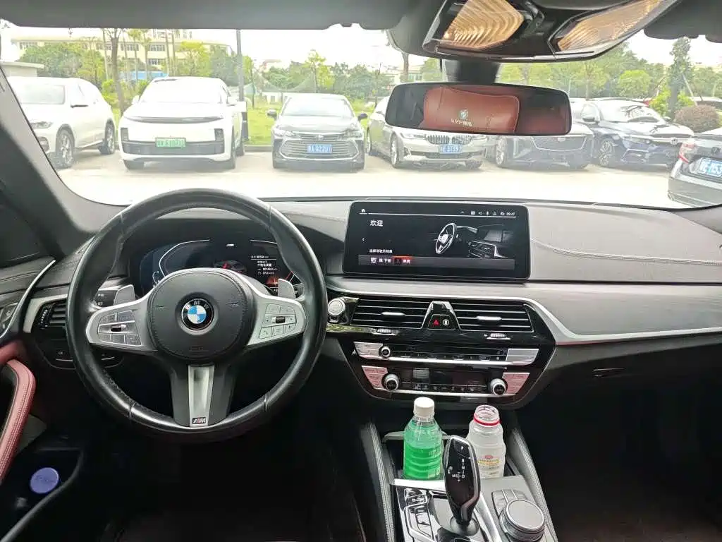 BMW 5 Series — миниатюра 6