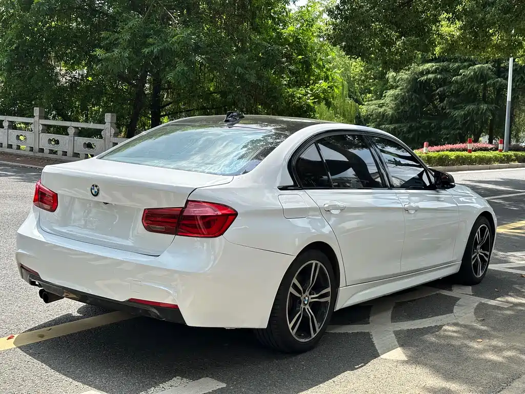 BMW 3 Series — миниатюра 7