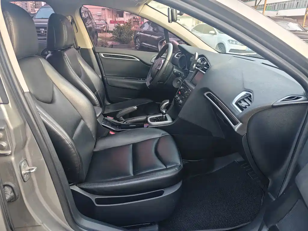 Citroen C4L — миниатюра 12